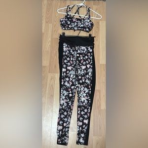 Splendid Yoga Outfit XS Sports Bra and Leggings Floral